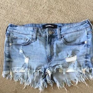 Express distressed jean shorts